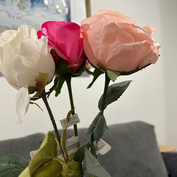 Artificial Flowers - Picture 3 of 4